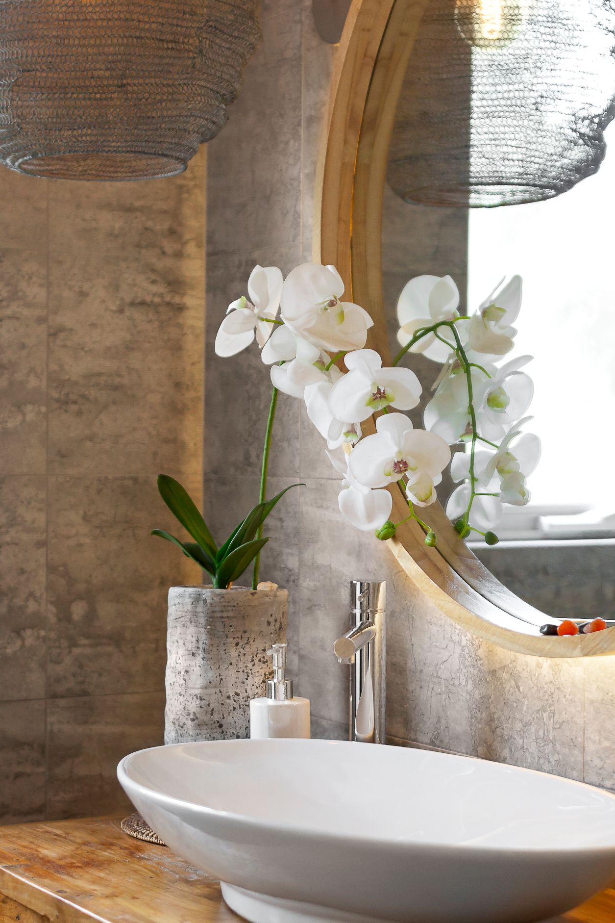 Style your powder room boldly